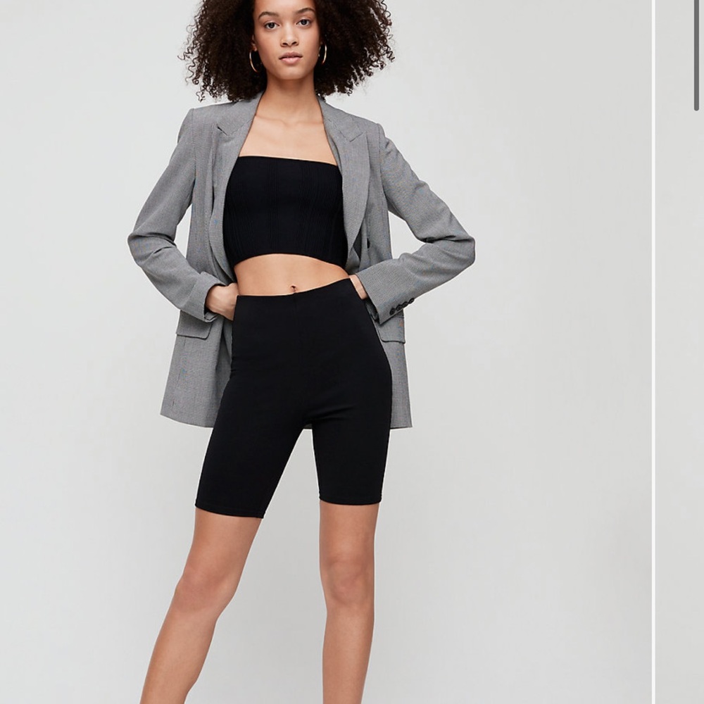 Aritzia Babaton Duncan Short